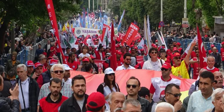 Bursa’da 1 Mayıs coşkuyla kutlandı
