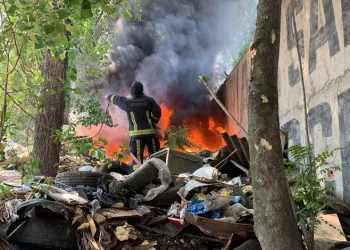 Bursa’da boşaltılan hurdalıkta yangın
