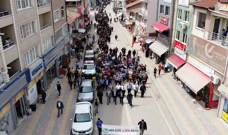 Bursa'da sağlık için yürüdüler