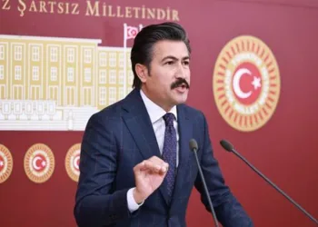 AK Partili Cahit Özkan görevden alındı