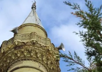 İzmir’de cami hoparlöründen müzik yayını