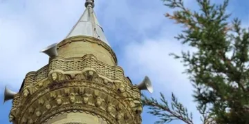 İzmir’de cami hoparlöründen müzik yayını