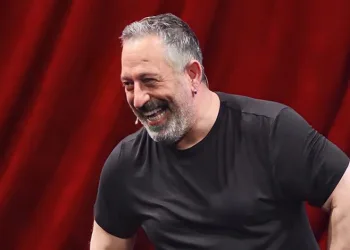 Cem Yılmaz’dan stand-up eleştirilerine yanıt
