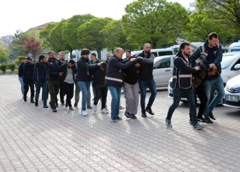Yozgat’ta DEAŞ’a şafak operasyonu: 10 gözaltı
