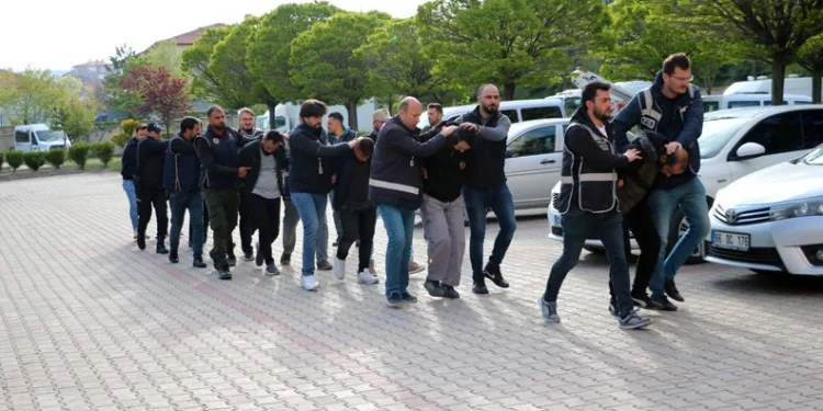 Yozgat’ta DEAŞ’a şafak operasyonu: 10 gözaltı