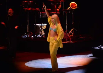 Gülşen’den Bursa’da unutulmaz müzik ziyafeti