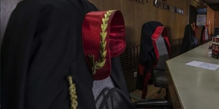 Hakim ve savcılara FETÖ ihracı