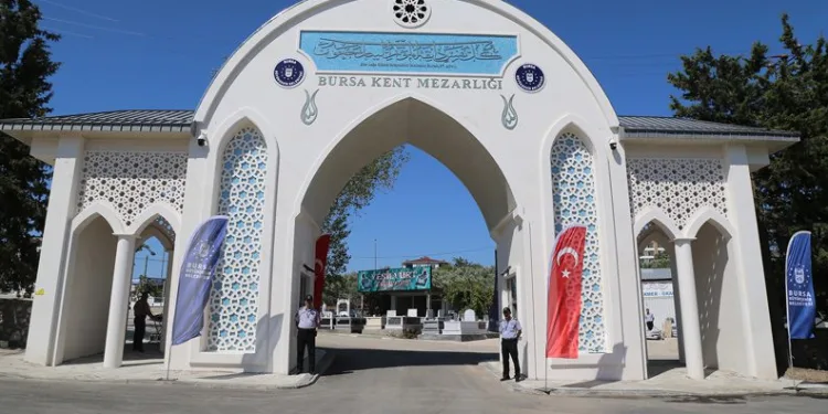 Bursa’da mezarlıklara ulaşım ücretsiz