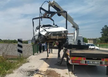 Bursa’da virajı alamayınca köprüden uçtu