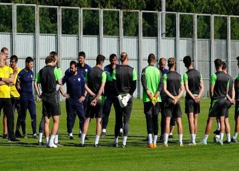 Bursaspor antrenmanında sadece 10 genç isim vardı