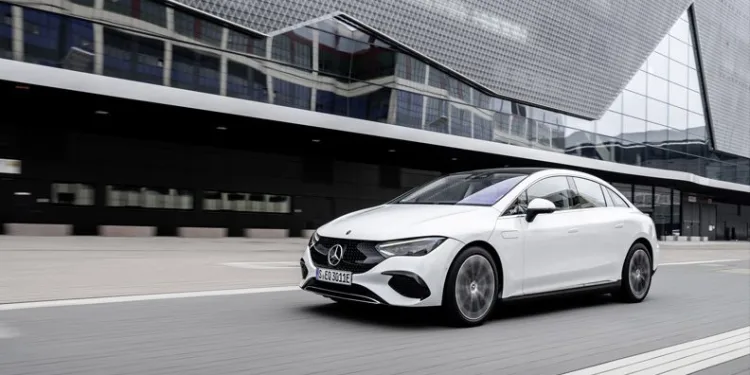 Tamamen elektrikli Mercedes EQE Türkiye’de