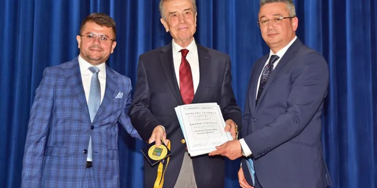 Mümin Gençoğlu’na onursal vatandaşlık