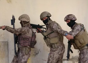 Mersin’de DEAŞ’a şafak operasyonu