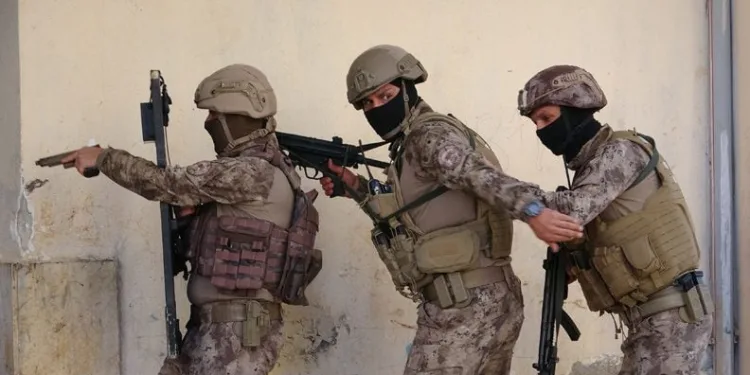 Mersin’de DEAŞ’a şafak operasyonu