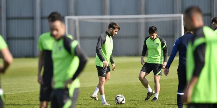 Bursaspor’da B.S. Ümraniyespor maçı hazırlıkları sürüyor