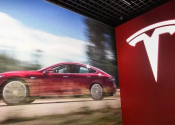 Tesla, Şangay’da üretimini durdurdu