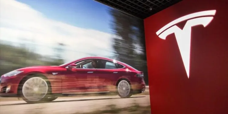 Tesla, Şangay’da üretimini durdurdu