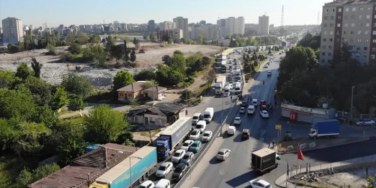 Ukrayna’ya gidemeyen TIR’lar kontak kapattı