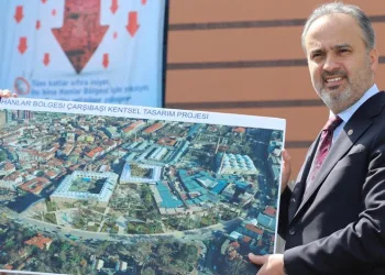 Bursa’nın tarihi meydanı gün yüzüne çıkmaya başladı