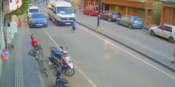 Sürücünün refleksi küçük çocuğun hayatını kurtardı