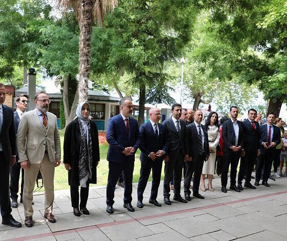 AK Parti'li Zengin, Bursa'da Balkan dernekleriyle buluştu