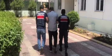 İzmir’de eş zamanlı terör operasyonu