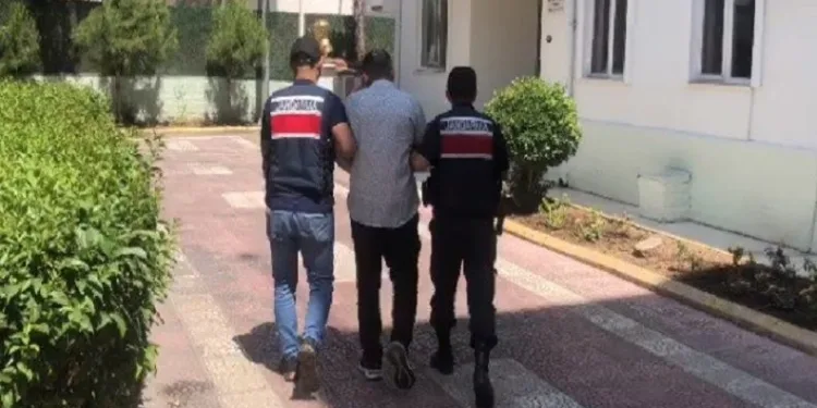 İzmir’de eş zamanlı terör operasyonu