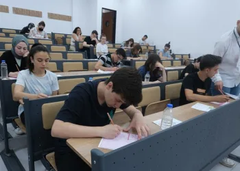 Bursa’da üniversite adayları için prova
