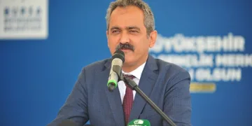 Bakan Mahmut Özer: “Gençlerimize güveniyoruz”
