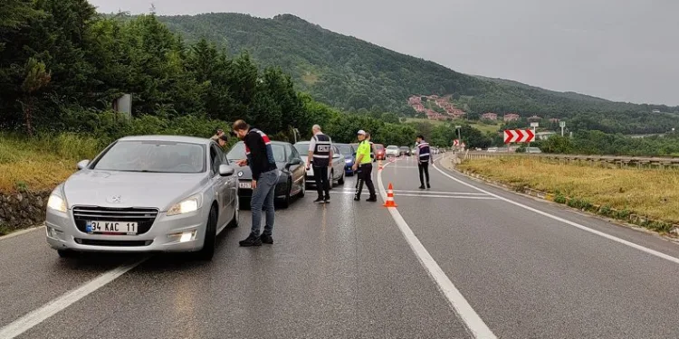 İzinsiz yürüyüş için gelenlere müsaade edilmiyor