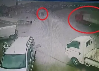 Minibüs şoförünün manevrası faciayı önledi