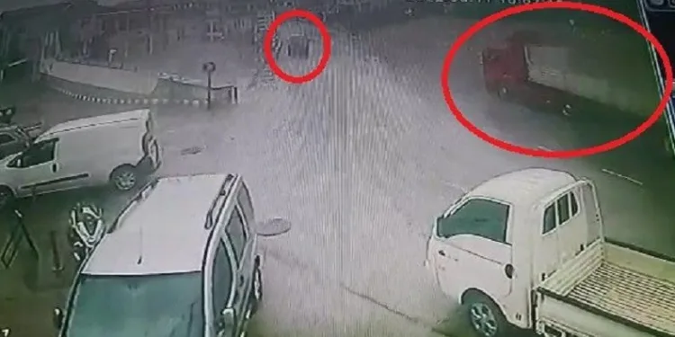 Minibüs şoförünün manevrası faciayı önledi