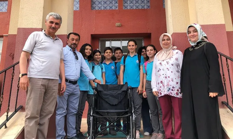 Öğrencilerden Türkiye’ye örnek olacak davranış