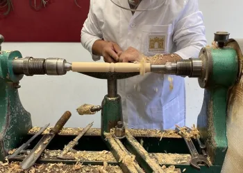 Ahşap ustası mesleğini gelecek nesillere aktarmak istiyor