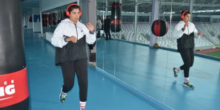 Busenaz Sürmeneli: “İnşallah tarihte ilk kez adımızı altın harflerle oraya da yazdıracağız”