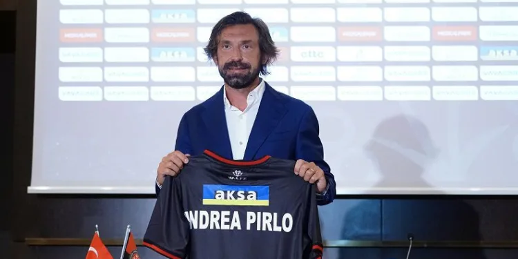 Andrea Pirlo, Vavacars Fatih Karagümrük’e resmi imzayı attı
