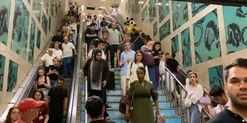 Yenikapı’da metro arızalandı, vatandaş isyan etti