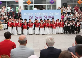 Nilüfer kreşlerinde yılsonu şenliği