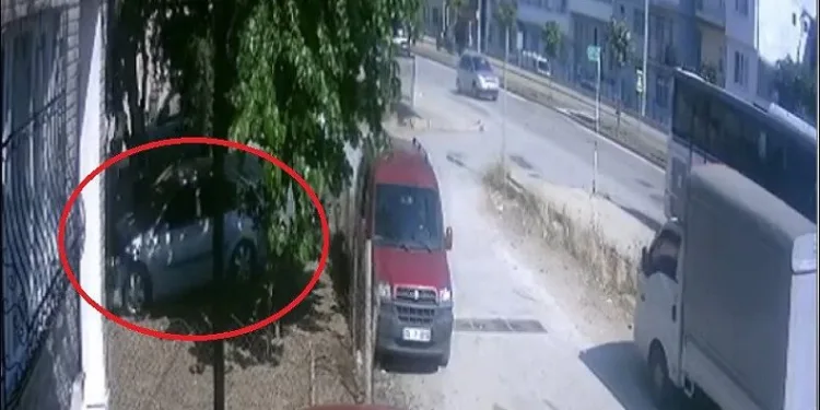 Bursa’da kontrolden çıkan otomobil bahçeye daldı