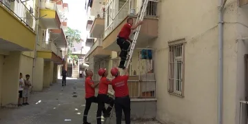 Haber alınamayan kadın evinde baygın bulundu