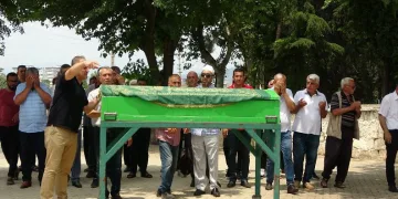 Adana’da cinayete kurban giden kadın toprağa verildi