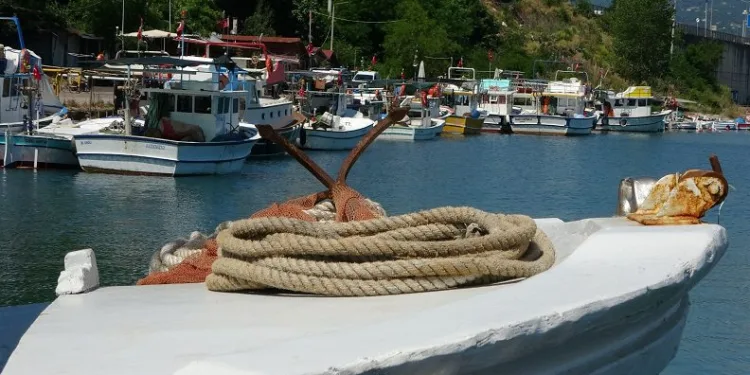 Balıkçı tekneleri yeni sezona hazırlanıyor