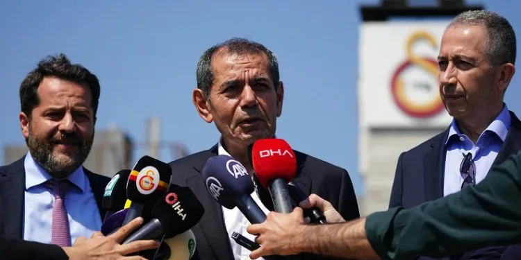 Dursun Özbek, Galatasaray Adası’nı inceledi