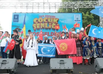 Türk dünyası çocukları şenlikte buluştu