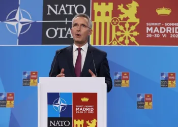 İsveç ve Finlandiya’ya NATO üyeliği daveti