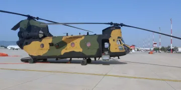 Uçan kule ‘Chinook’ göreve başladı