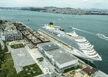 ‘Costa Venezia’ ayda 40 bin turisti İstanbul’a getiriyor