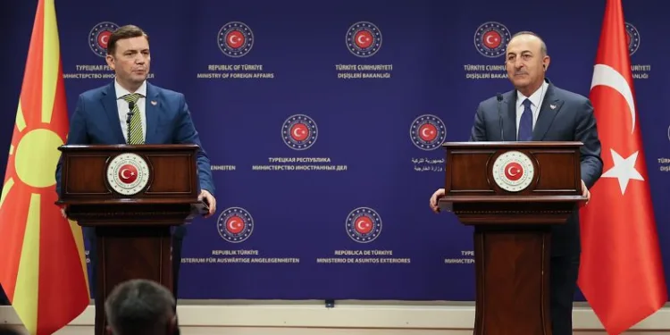 Bakan Çavuşoğlu’ndan Yunanistan’a sert sözler