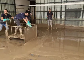 Tekstil fabrikası sular altında kaldı