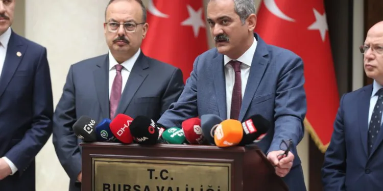 Dansöz olayı sonrası Bakan Özer’den Bursa’da açıklama